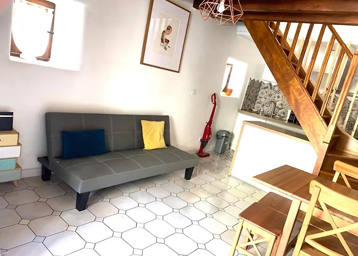 Ruoms Petite Maison 3* centre-village